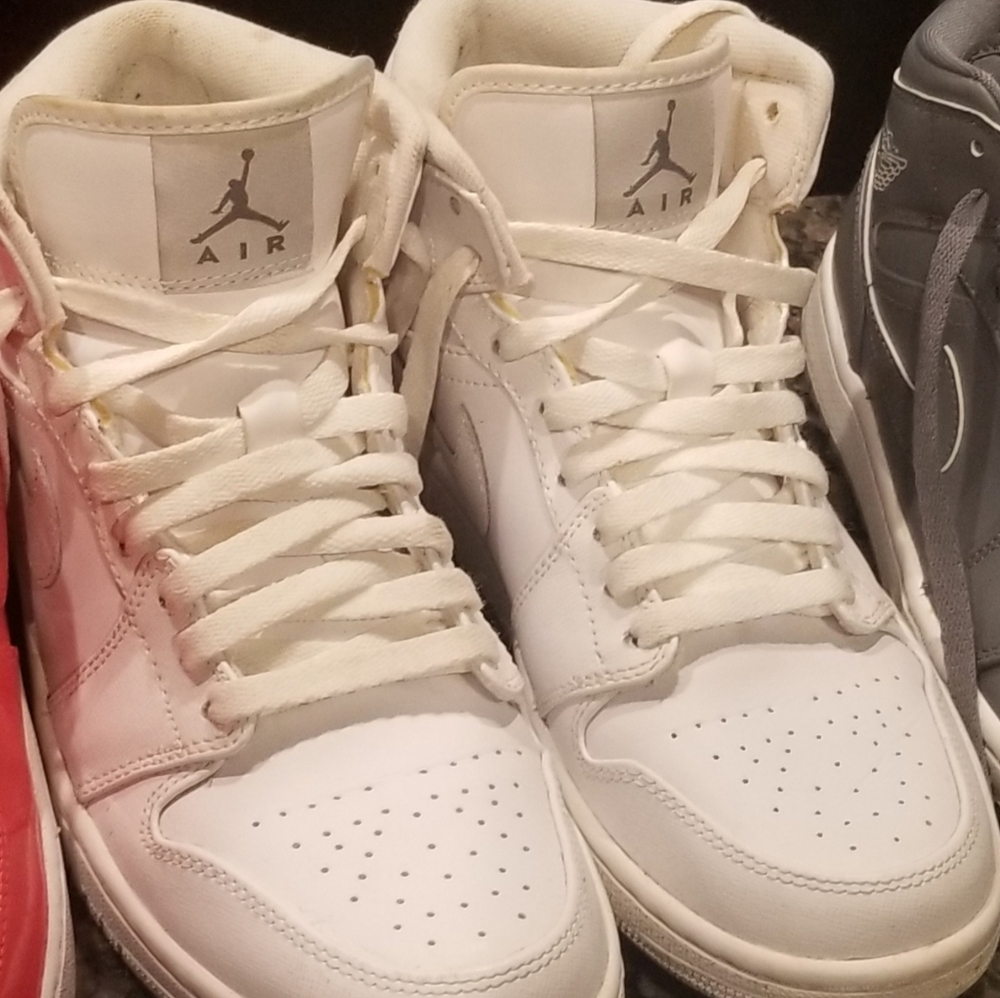 Wht Jordan 1's